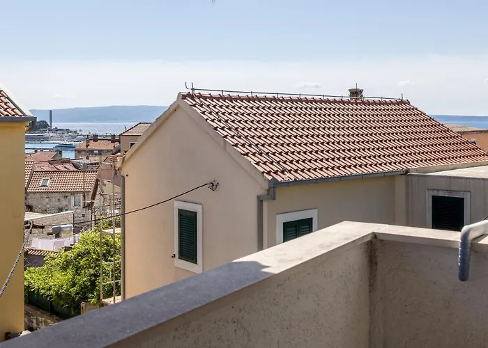 Split Central City Apartment